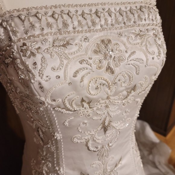 Wedding Dress David's Bridal Mary's Size S/M White - Picture 6 of 16